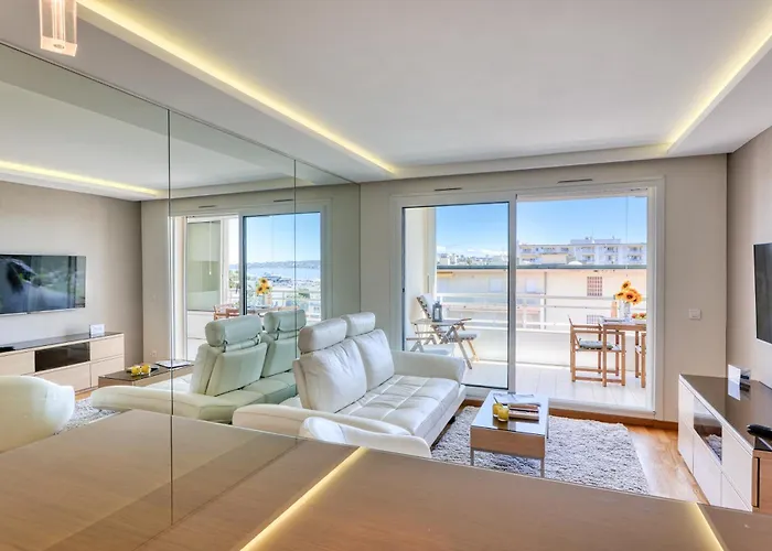 Port Azur Sea View - Happy