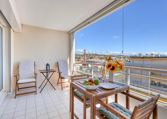 Port Azur Sea View - Happy